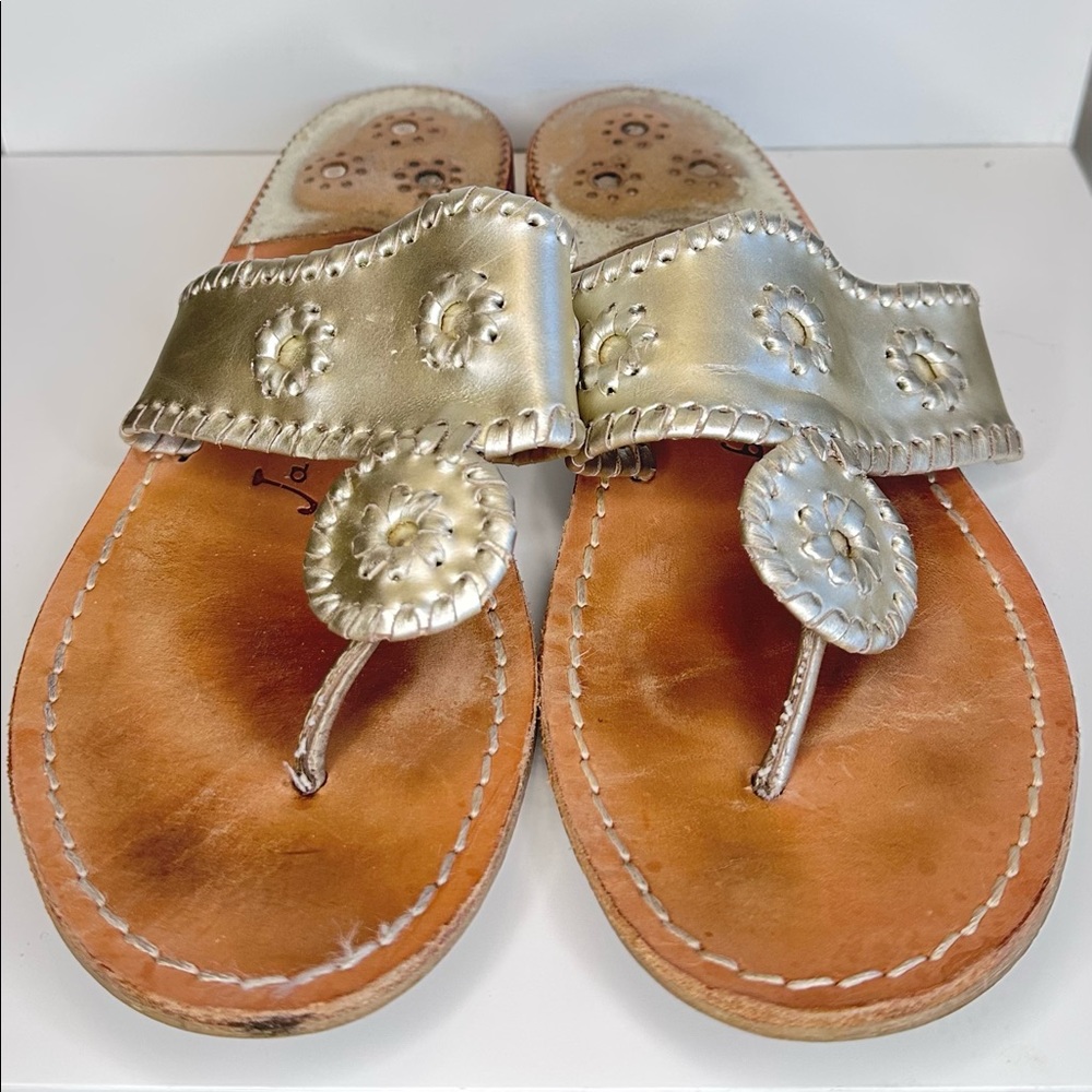 Women’s Jack Roger’s Gold Palm Beach Sandals. Size 8M